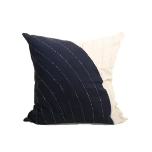 Curve Throw Pillow / Navy